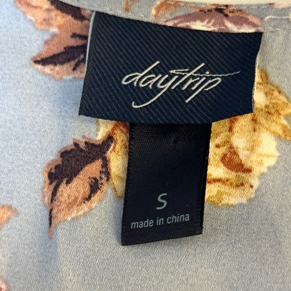 The Buckle Daytrip - Floral Sleeveless Blouse - Picture 4 of 7